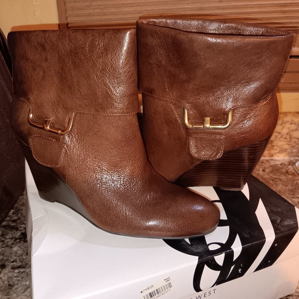 Women’s Nine West Wedge Boot Size 8.5